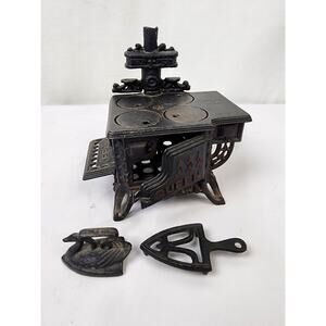 Vintage Queen Miniature Cast Iron Stove w/Covers, Side Rack Duck Iron & Rest